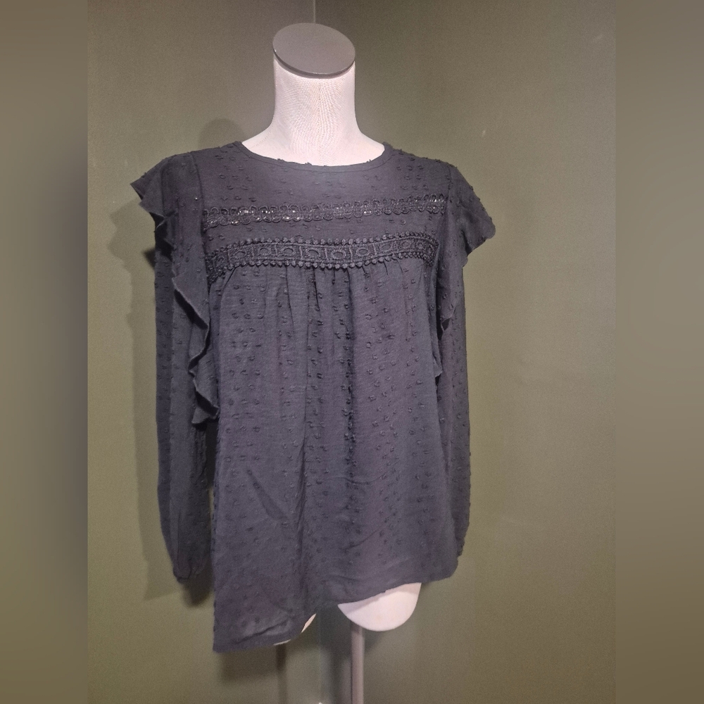 Elegant Black Ruffled Women's Top - Picture 2 of 4